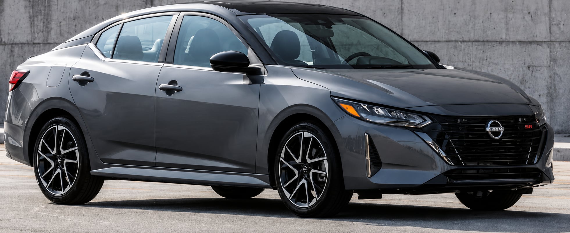 Origen Remises — Nissan Sentra SR de día